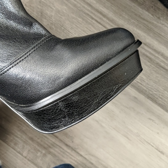 Reposh, cute pair of Calvin Klein boots - Picture 5 of 8